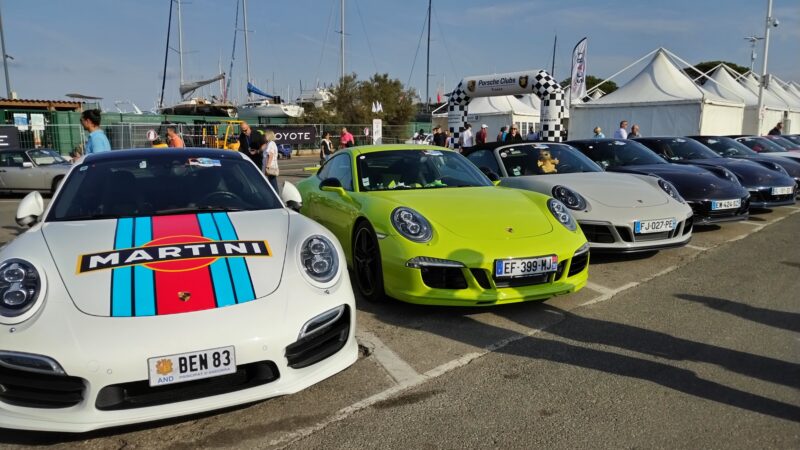 Encore des Porsche...